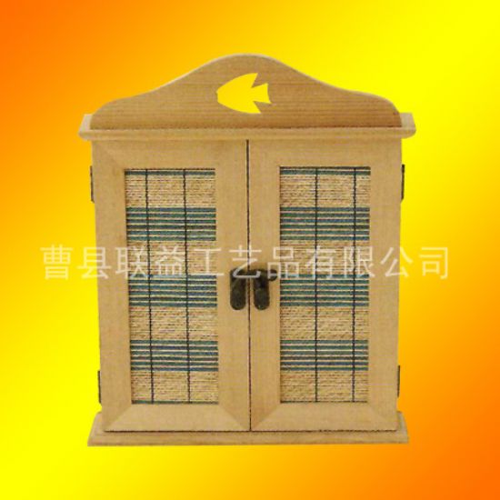 點擊查看詳細信息<br>標題：鑰匙柜LY-3006 閱讀次數(shù)：2131