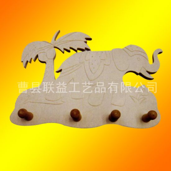 點擊查看詳細信息<br>標題：木制掛件LY-1307 閱讀次數(shù)：2093